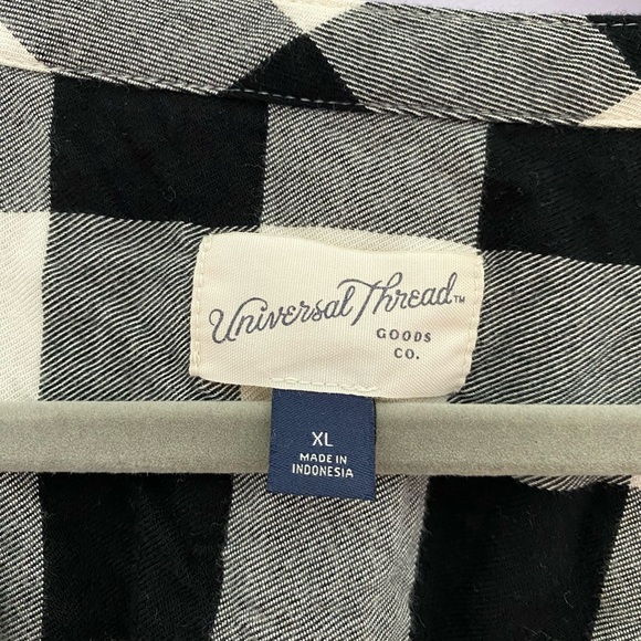 Universal Thread | Henley Flannel Shirt - Picture 2 of 4